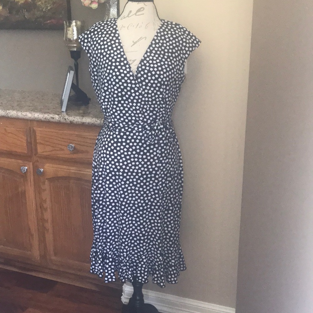Beautiful cross V-neck print dress